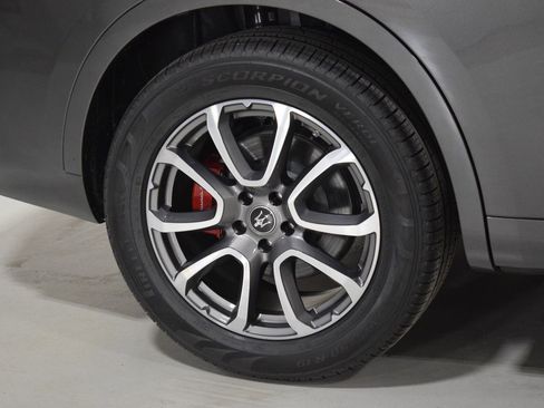 Certified 2022 Maserati Levante Modena AWD/4WD image 16