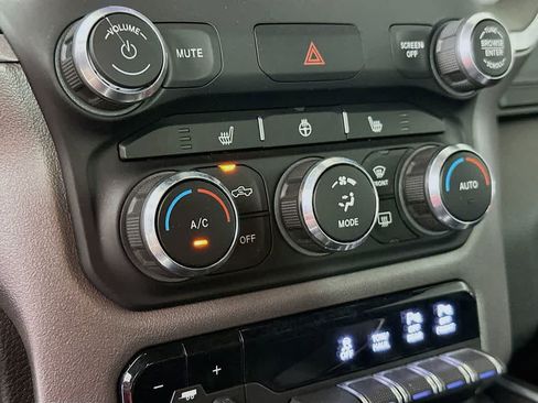 Used 2021 RAM 1500 Big Horn AWD/4WD image 18