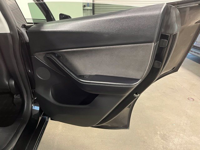 Used 2021 Tesla Model Y Long Range AWD/4WD image 16