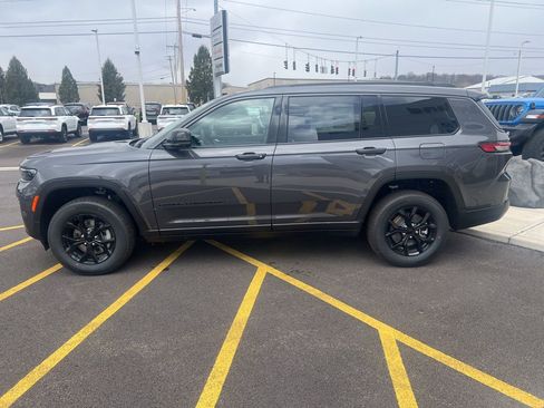 New 2026 Jeep Grand Cherokee L 4WD image 8
