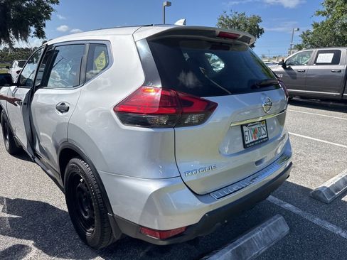 Used 2017 Nissan Rogue S image 6