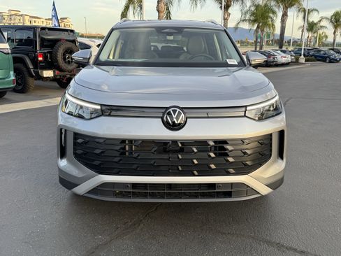 New 2026 Volkswagen Tiguan SE image 5