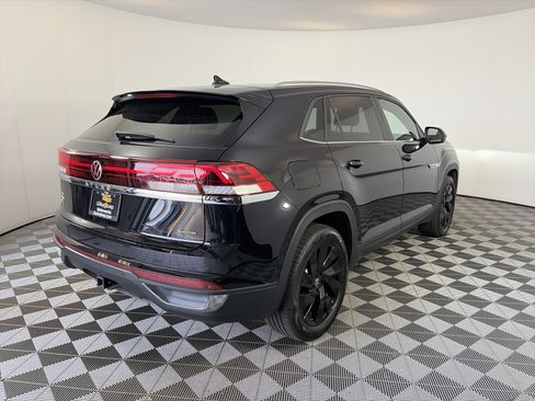 Used 2026 Volkswagen Atlas Cross Sport SE w/ Panoramic Sunroof Package AWD/4WD image 10