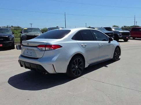 Used 2024 Toyota Corolla SE w/ SE Premium Package FWD image 8
