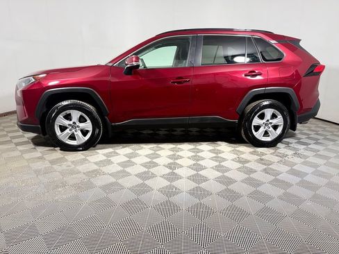Used 2020 Toyota RAV4 XLE w/ Convenience Package AWD/4WD image 3