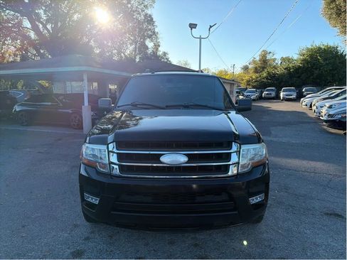 Used 2017 Ford Expedition EL XLT image 2