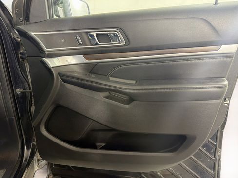 Used 2016 Ford Explorer Limited w/ Equipment Group 301A FWD image 32