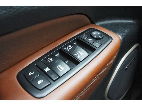 Used 2015 Jeep Grand Cherokee Summit w/ Platinum Series Group AWD/4WD image 19