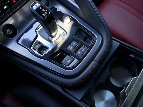 Used 2017 Jaguar F-TYPE R image 24