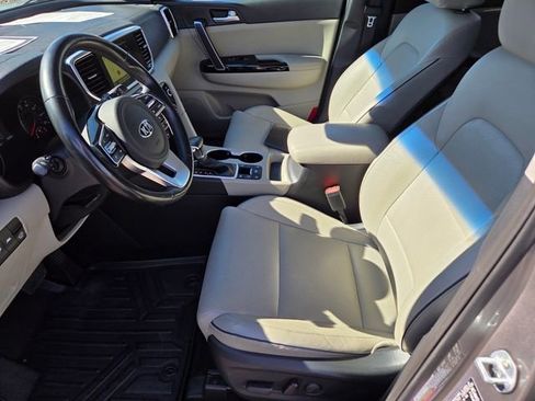 Used 2020 Kia Sportage EX w/ Option Group 15 image 9