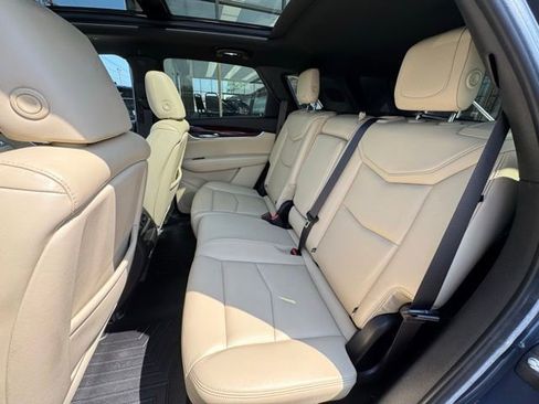 Used 2018 Cadillac XT5 Premium Luxury AWD/4WD image 7