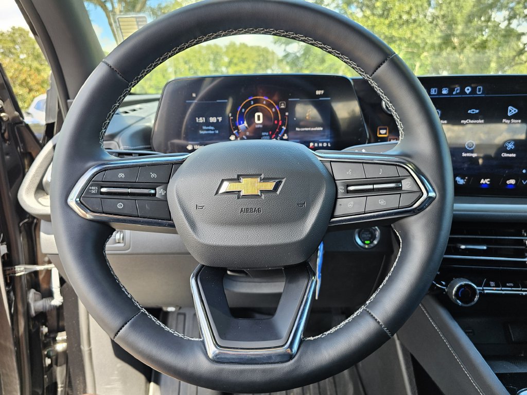 Used 2026 Chevrolet Traverse LT w/ Driver Confidence Package FWD image 24