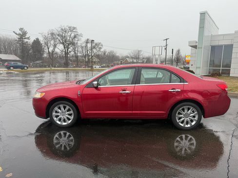 Used 2011 Lincoln MKZ image 2