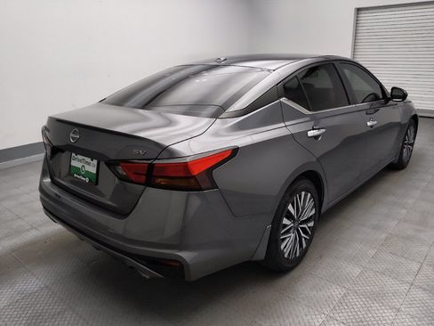 Used 2024 Nissan Altima 2.5 SV w/ SV Premium Package FWD image 9