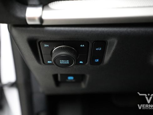 Used 2025 Ford Expedition Active AWD/4WD image 17