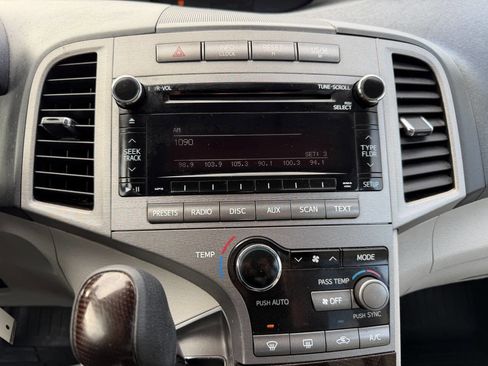 Used 2010 Toyota Venza image 21