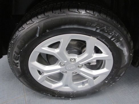 Used 2024 Jeep Compass Latitude AWD/4WD image 16