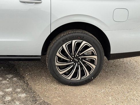 New 2025 Lincoln Navigator L Black Label image 9