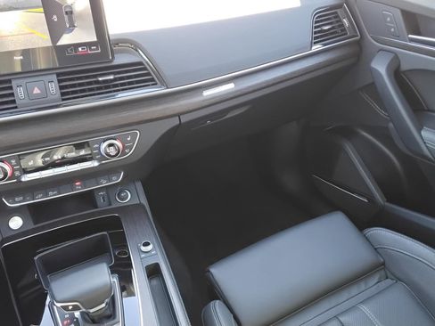 Certified 2025 Audi Q5 e Premium Plus w/ Premium Plus Package image 22