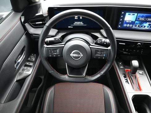 Used 2025 Nissan Kicks SR FWD image 26