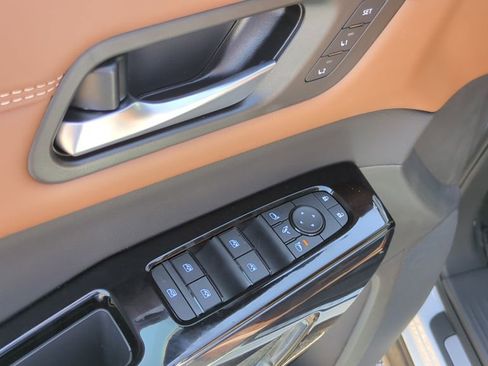 New 2026 Nissan Pathfinder Platinum FWD image 14