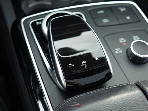 Used 2019 Mercedes-Benz GLE 43 AMG 4MATIC image 35