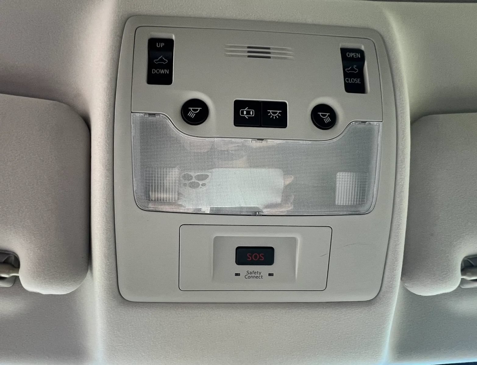Used 2013 Lexus ES 300h w/ Luxury Pkg FWD image 19
