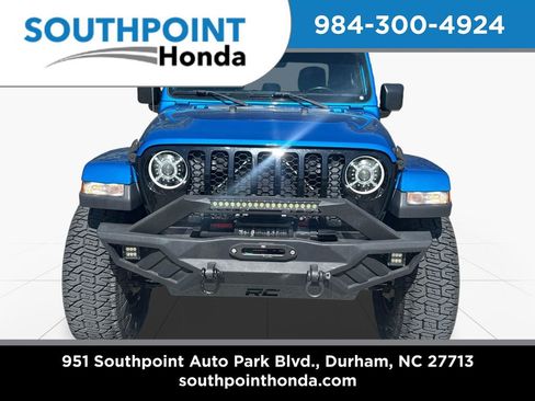 Used 2021 Jeep Gladiator Willys image 2