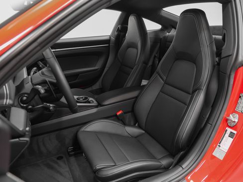 Used 2025 Porsche 911 Carrera image 5