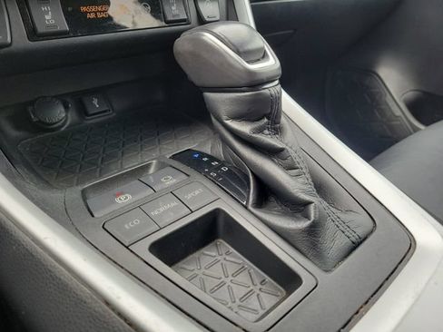 Used 2021 Toyota RAV4 XLE Premium FWD image 29