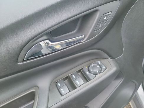 Used 2024 Chevrolet Equinox LT image 13
