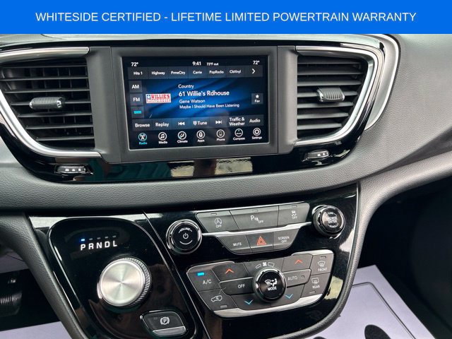 Used 2020 Chrysler Pacifica Touring w/ S Appearance Package FWD image 3