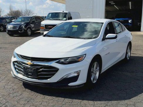 Certified 2020 Chevrolet Malibu LS w/ Driver Confidence Package II image 4