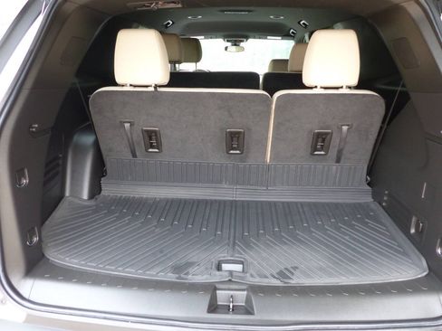Used 2022 Chevrolet Traverse LS AWD/4WD image 38