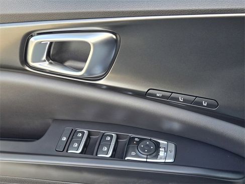 New 2026 Kia Carnival SX image 17