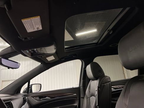 Used 2023 Buick Enclave Avenir w/ Avenir Technology Package AWD/4WD image 29