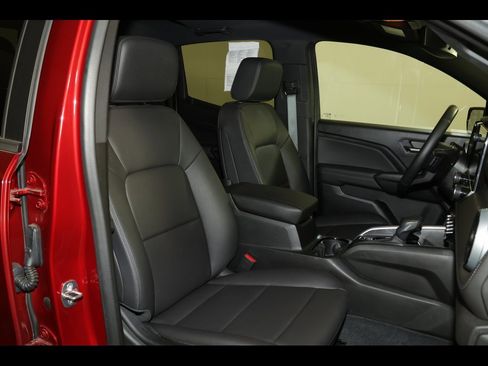 Used 2023 Chevrolet Colorado LT w/ LT Convenience Package III image 32