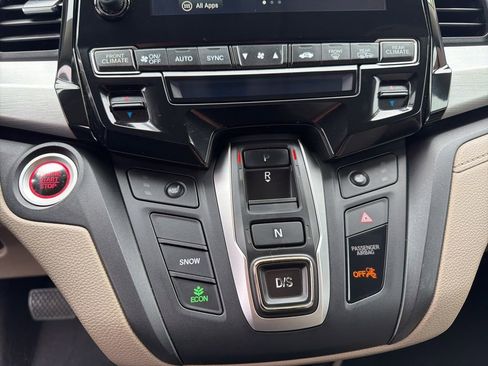 Used 2018 Honda Odyssey EX image 17
