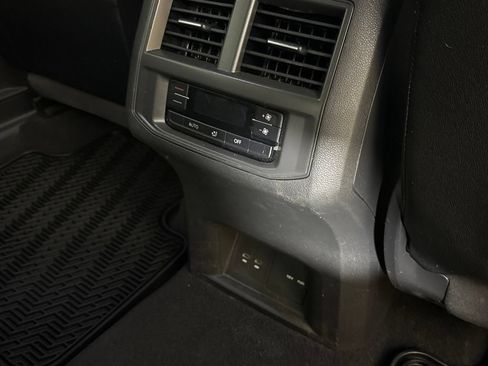 Used 2023 Volkswagen Atlas SE w/ Panoramic Sunroof Package FWD image 23