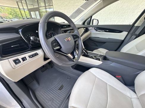 Certified 2024 Cadillac XT6 Premium Luxury w/ Technology Package FWD image 10