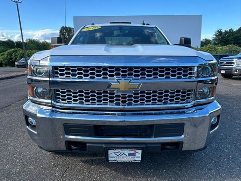 Used 2019 Chevrolet Silverado 2500 LT w/ LT Convenience Package AWD/4WD image 2
