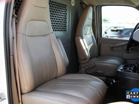 Used 2016 Chevrolet Express 2500 image 26