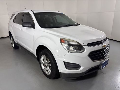 Used 2016 Chevrolet Equinox LS image 2