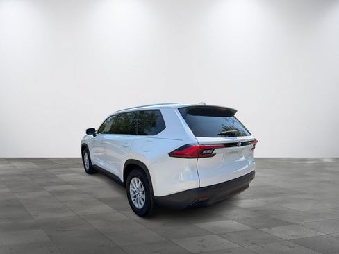 Used 2024 Toyota Grand Highlander FWD image 4
