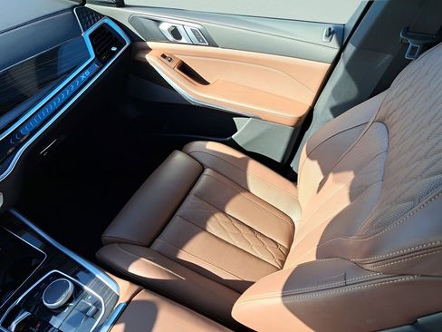 Used 2025 BMW X5 xDrive50e image 14