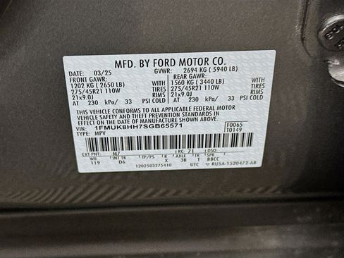 Used 2025 Ford Explorer Platinum w/ LUX Leather Package image 12