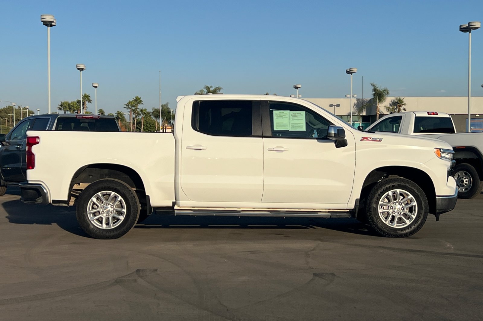 Used 2025 Chevrolet Silverado 1500 LT AWD/4WD image 3