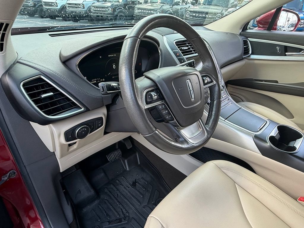 Used 2019 Lincoln Nautilus FWD image 10