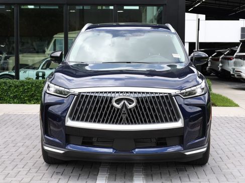 Certified 2026 INFINITI QX60 Luxe w/ Family Package AWD/4WD image 3