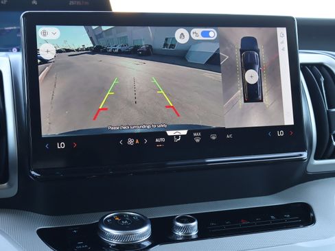 Used 2025 Ford Expedition Active image 22